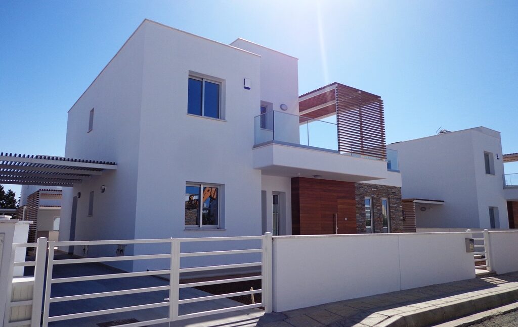 Villa-for-rent-kato-pafos-PR15-exterior-drive
